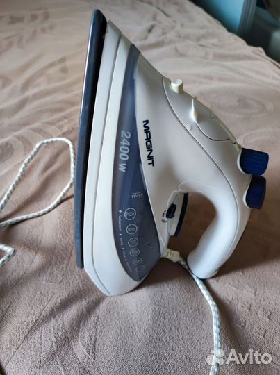 Утюг Magnit