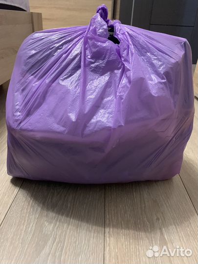 Пакет с детскими вещами