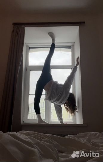 Тренер по растяжке и пластике