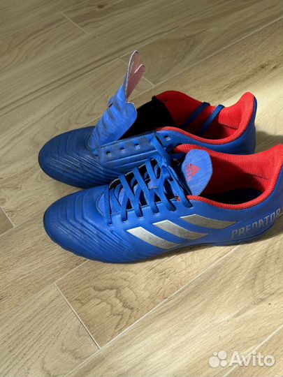 Кроссовки adidas