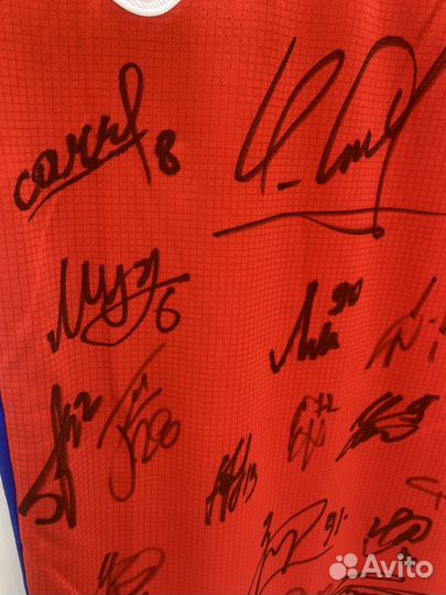 Футболка с автографами футболистов цска