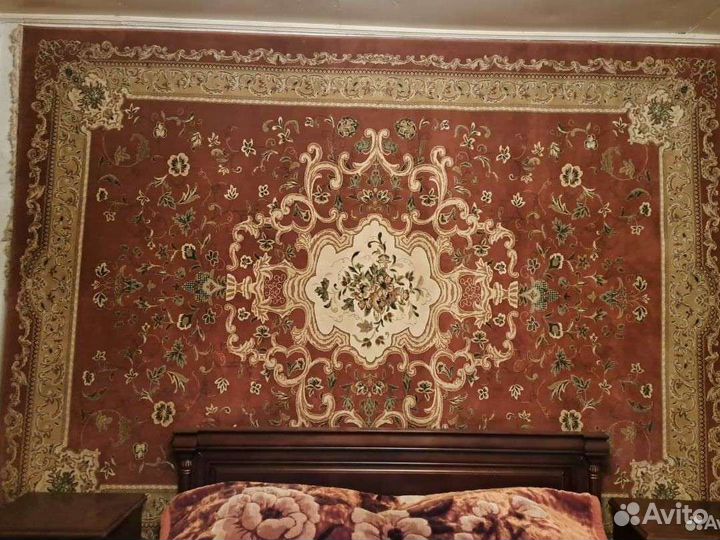 Ковер шерстяной новый