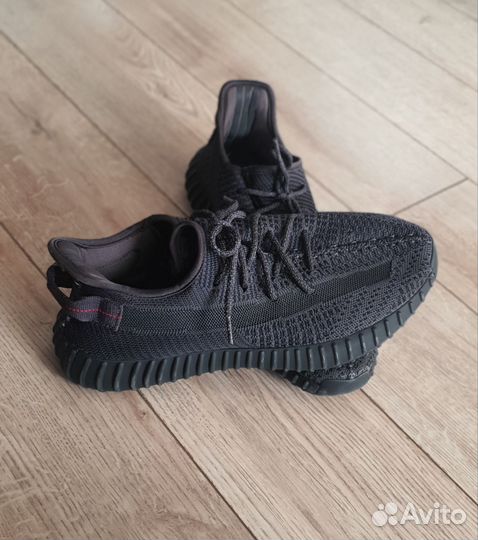Кроссовки Adidas Yeezy Boost 350 V2