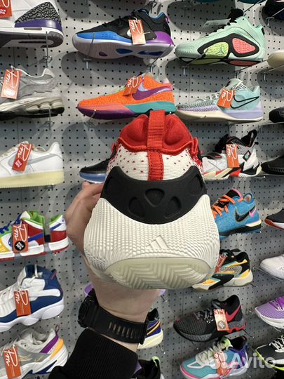 Кроссовки баскетбольные adidas trae young 3 40,5