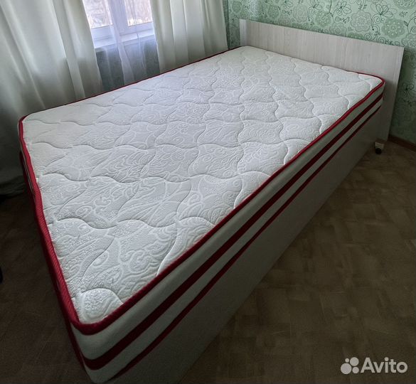 Кровать двухспальная с матрасом бу 160 200