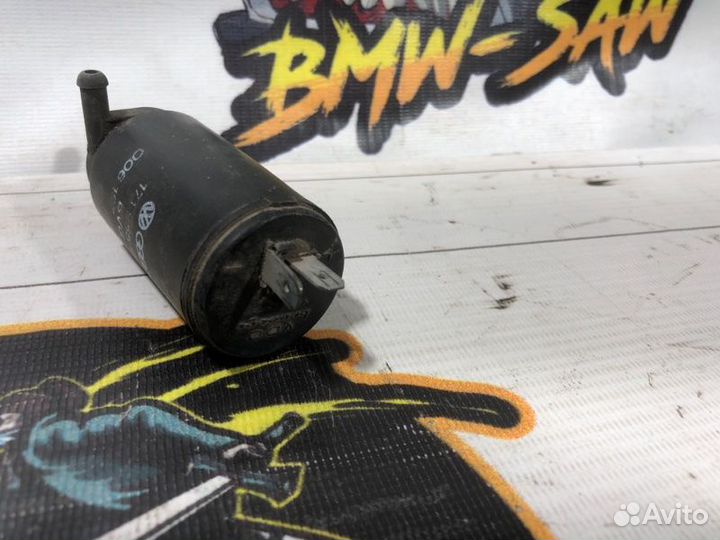 Насос омывателя Audi Coupe 81/85 1985