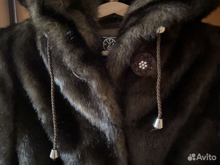 Шуба женская. Размер44-46. Теплая. Красивая