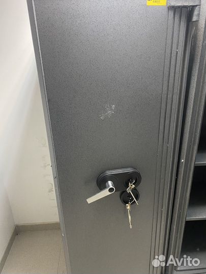 Сейф металлический 