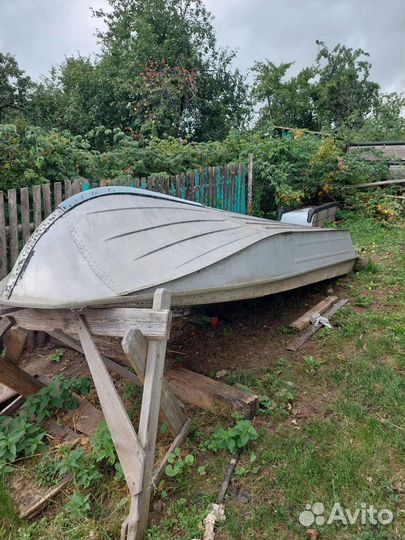 Моторная лодка без мотора