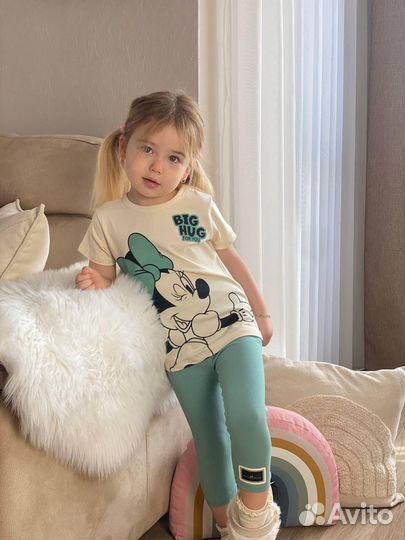 Костюм для девочки летний,футболка и капри 98-128