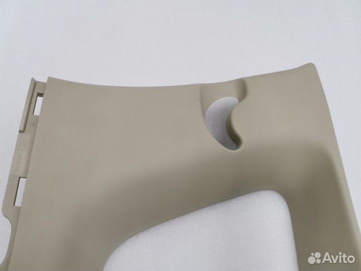 Обшивка стойки задняя правая Mitsubishi Outlander