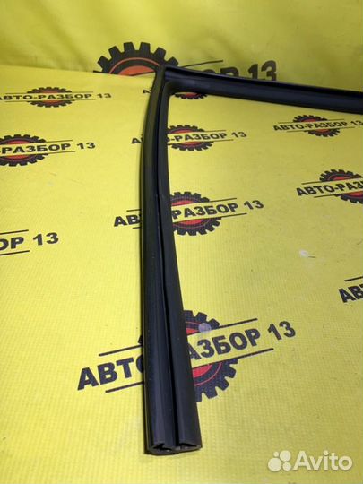 Уплотнитель стекла двери задний левый Kia Ceed 3