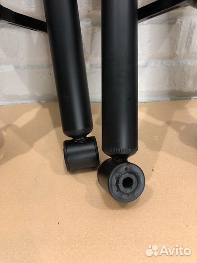 Новый комплект амортизаторов Калина Приора Гранта