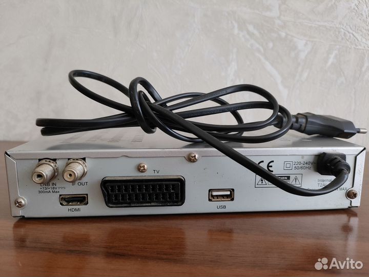 Ресивер Digital Satellite Receiver - comag SL30