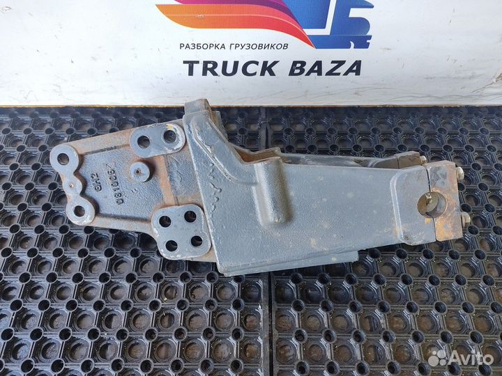 1452210 Кронштейн рессоры правый Daf XF105