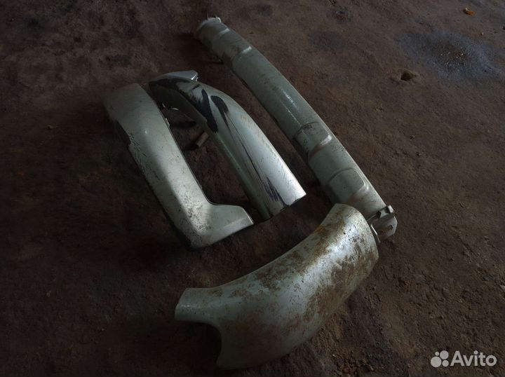 Спойлер переднего бампера Toyota Matrix 02-08