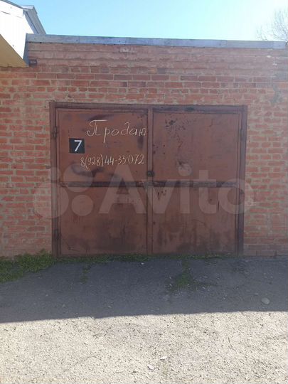 Гараж, > 30 м²