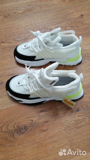Кроссовки детские