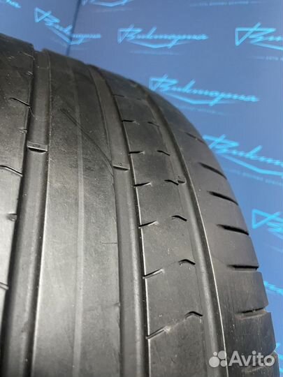 Pirelli P Zero PZ4 255/35 R19 96Y