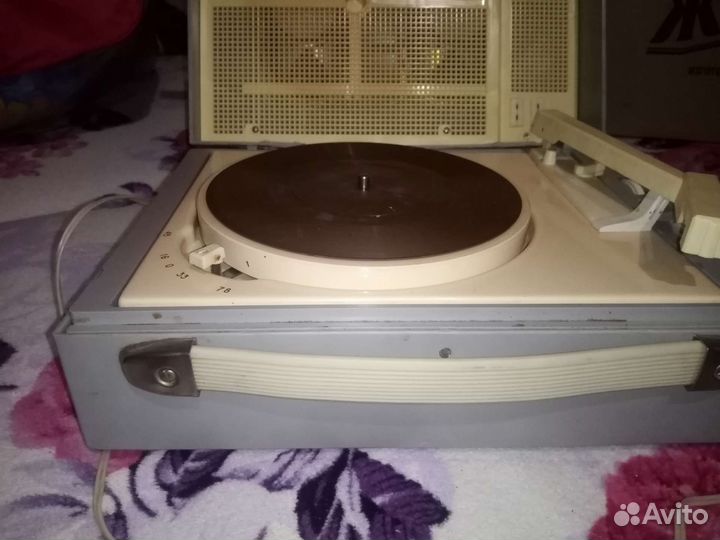 Проигрыватель СССР