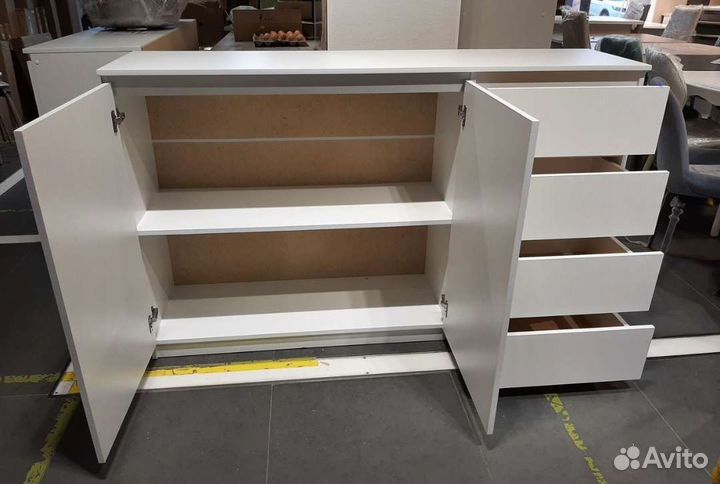 Комод белый 1600