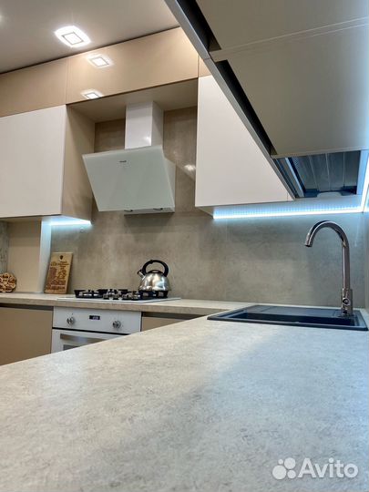 Угловая кухня на заказ. Производство