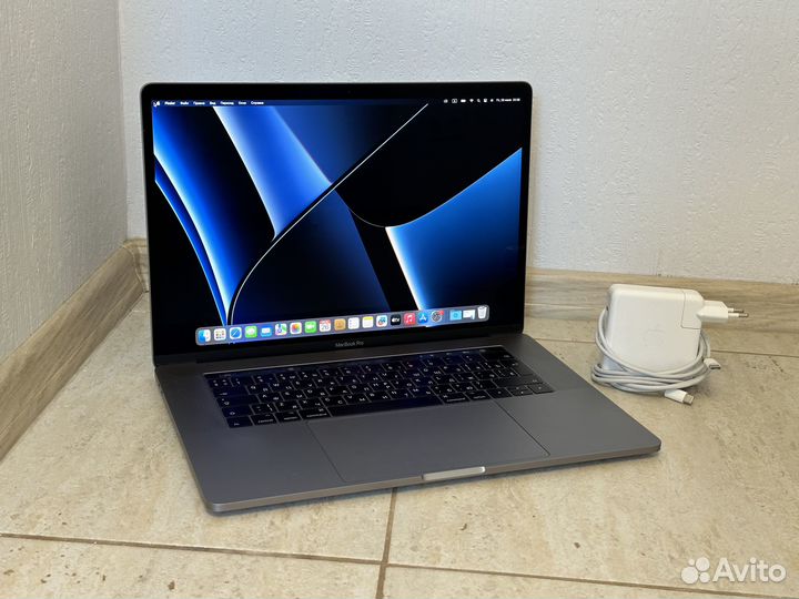 Apple MacBook Pro 15 2017 16/256 Radeon Pro555