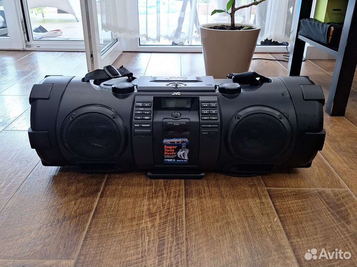 CD магнитола JVC RV-NB52B