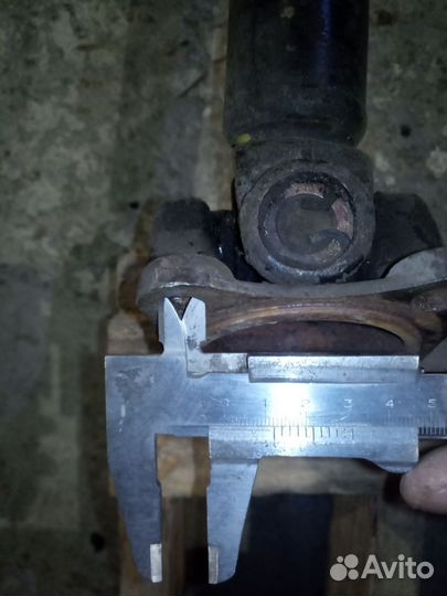 Карданный вал привода бочки автобетоносмесителя