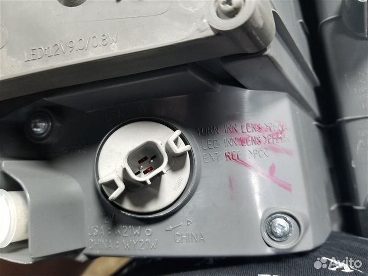 Фонарь задний правый Acura MDX