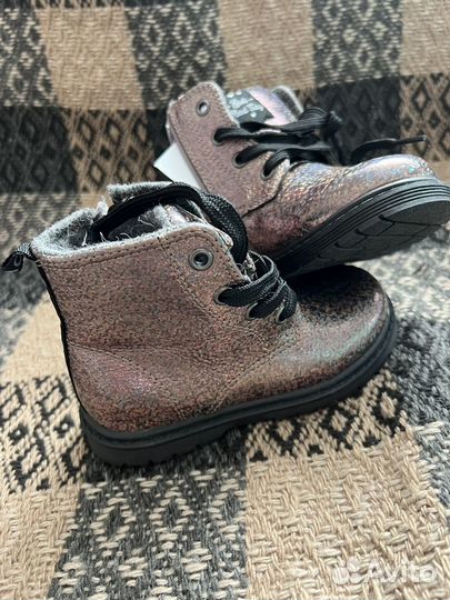 Ботинки для девочки 25