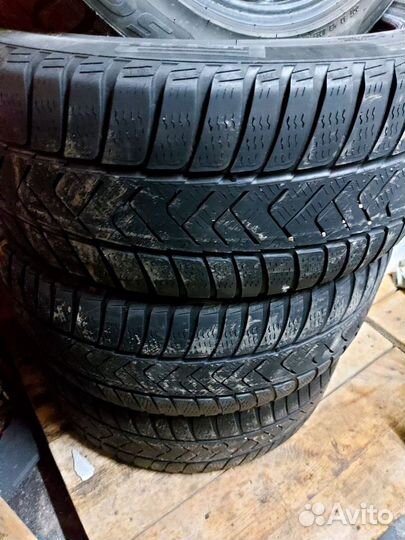 Pirelli Winter Sottozero 3 235/45 R18