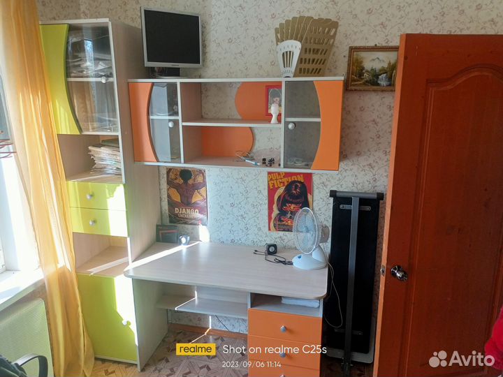 Стенка для школьника и компьютерный стол
