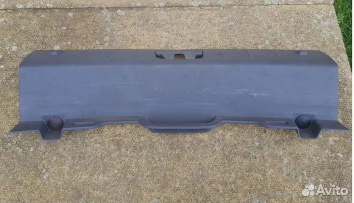 Клип для задней панели багажного отсека (Rear Boot