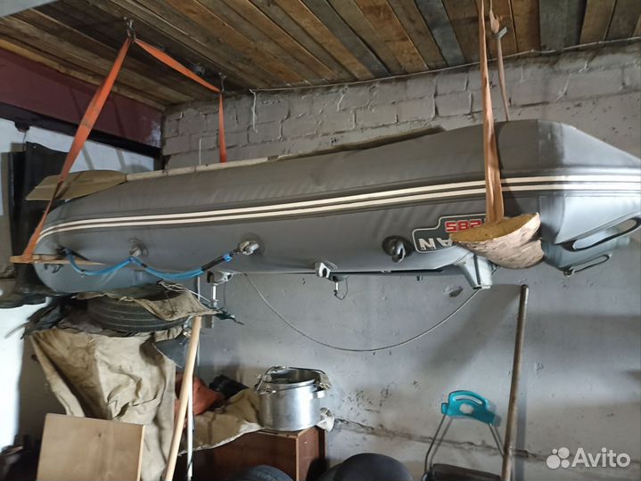 Лодка с мотором