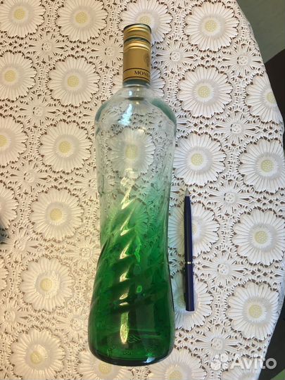 Бутылка цветное стекло