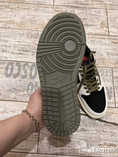 Nike air jordan 1 travis scott olive