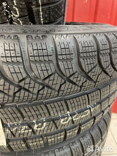 Pirelli P Zero Winter 245/40 R19 98V