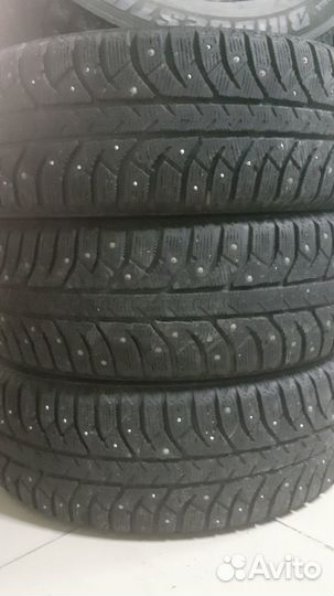 Bridgestone Ice Cruiser 7000 235/65 R18 110T