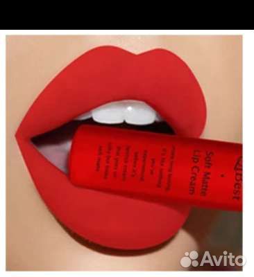 Помада водостойкая новая