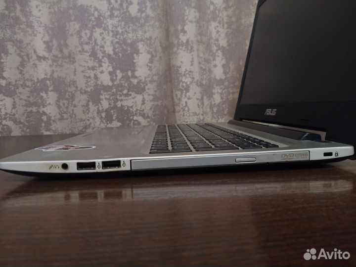 Ноутбук asus