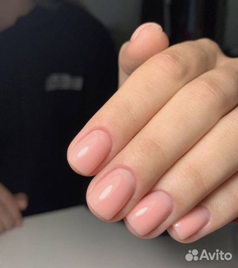 Маникюр с покрытием гель-лаком