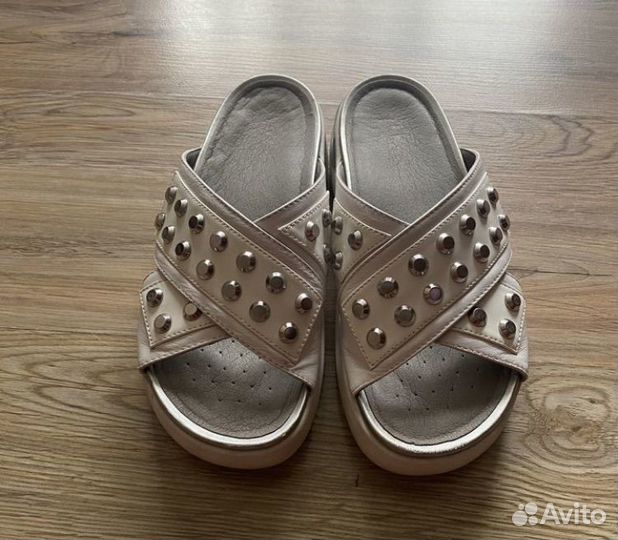Сабо/шлепки/босоножки Guess