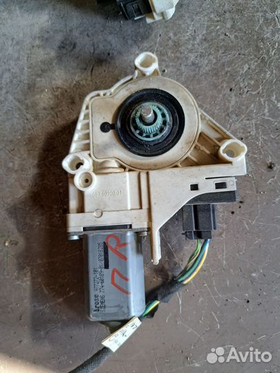 Моторчик стеклоподъёмников Audi A6 C6