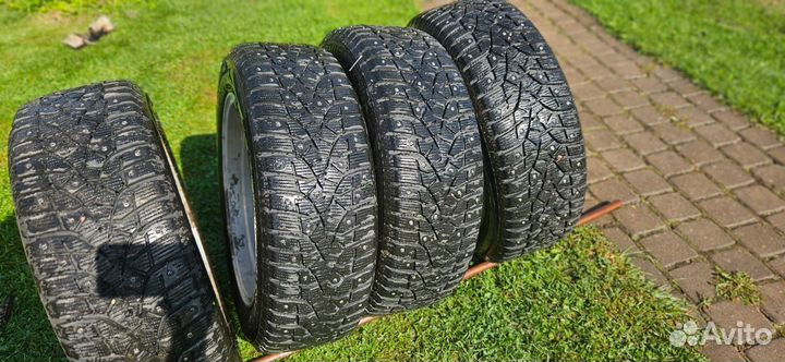 Bridgestone Blizzak Spike-02 205/55 R16