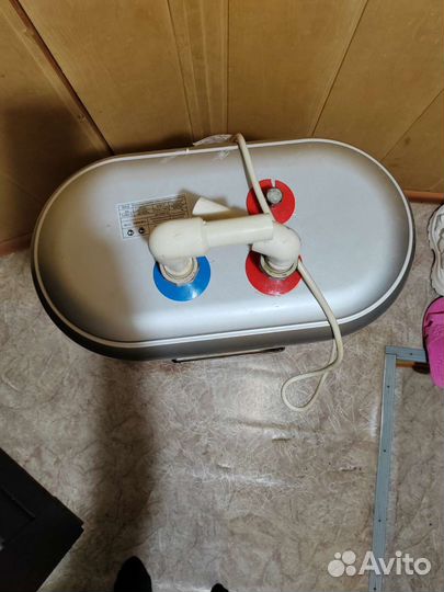 Водонагреватель накопительный 50л на запчасти