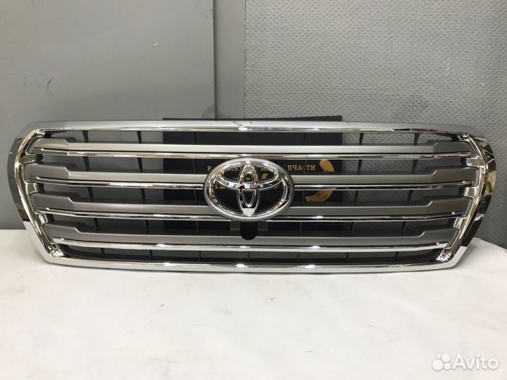 Решетка радиатора Toyota Land Cruiser 200