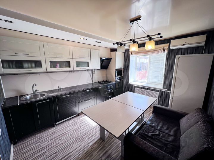 4-к. квартира, 90 м², 3/3 эт.