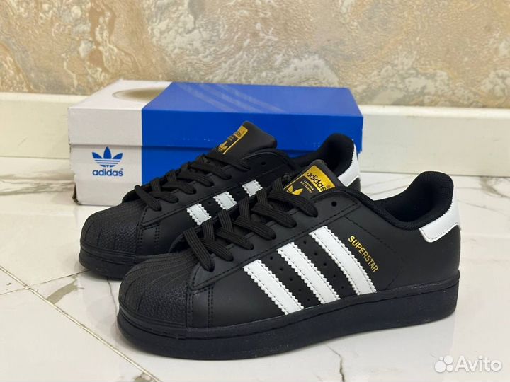 Adidas superstar