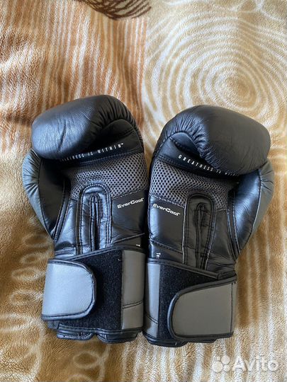 Боксерские перчатки Everlast